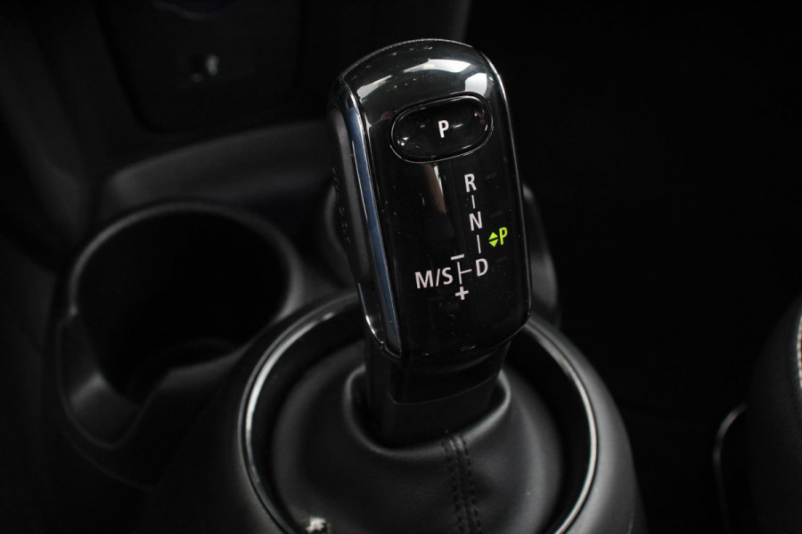 MINI One 1.5 Automaat One Pepper | Matrix Led koplampen | Climate Control | Parkeersensoren | Cruise Control Adaptive | Stoelverwarming | Union Jack lampen | Camera