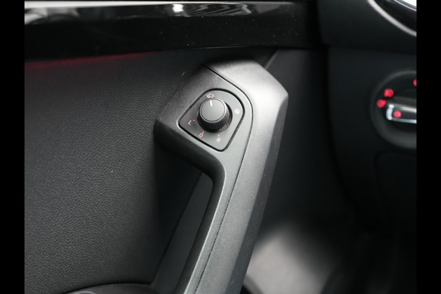 Seat Ateca 1.4 EcoTSI Xcellence Business Intense 150pk | Camera | Beats  Audio | Lederen Sportstoelen Verwarmd | Sfeerverlichting | Apple Carplay | Keyless | Virtual Cockpit | Cruise Control | Navigatie | DAB |