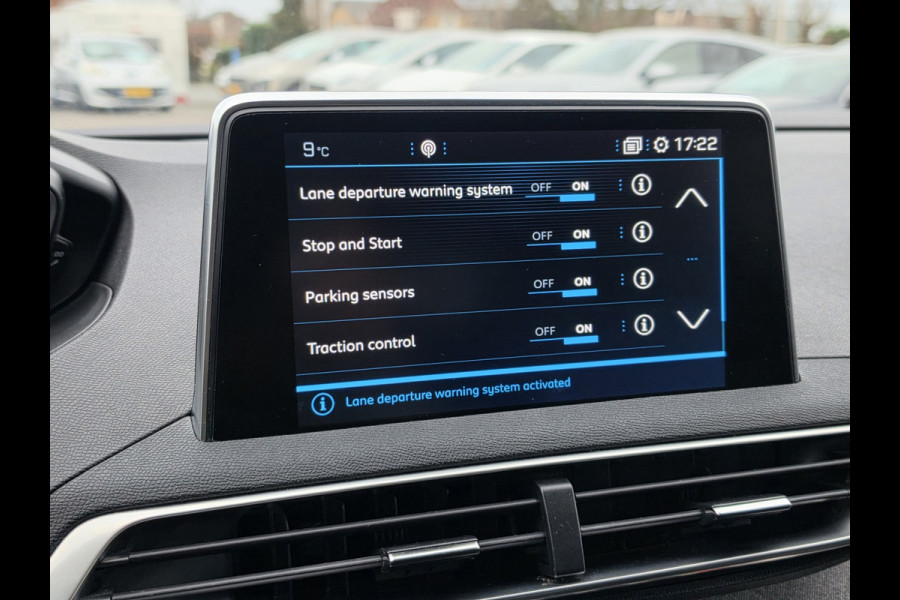 Peugeot 3008 1.2 PureTech Automaat Leder Navi 360 Camera