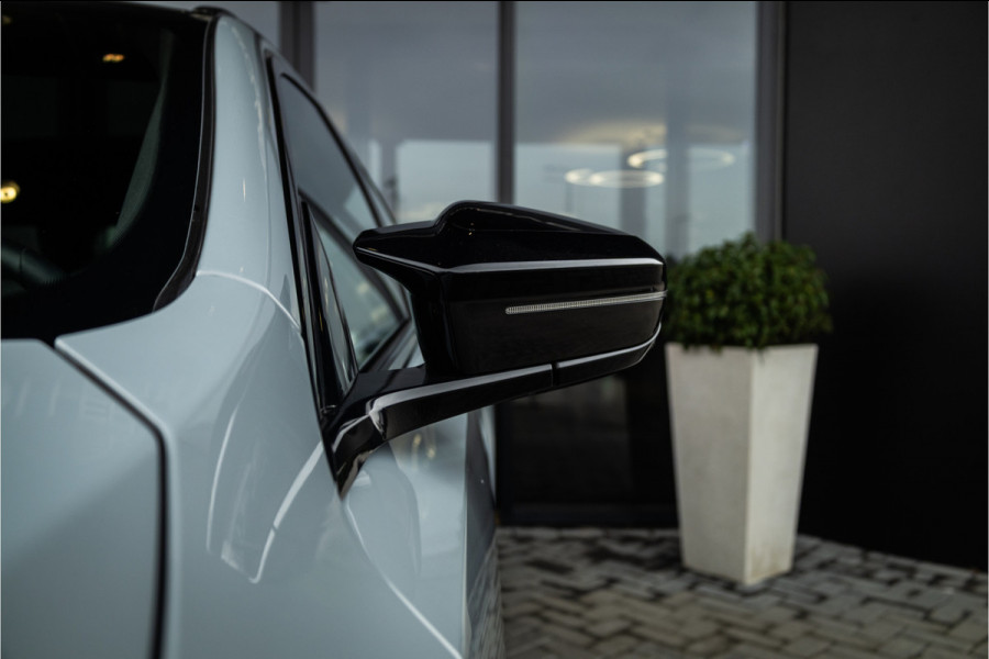 BMW 5 Serie Touring M5 - Panorama | B&W | Carbonpakket