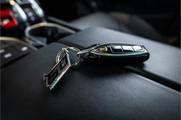 Lamborghini Urus 4.0 V8 S - Blu Nethuns | Origineel NL | Panorama | B&O Adv. | Luchtvering | Elek. trekhaak