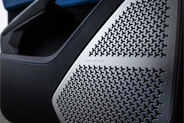 Lamborghini Urus 4.0 V8 S - Blu Nethuns | Origineel NL | Panorama | B&O Adv. | Luchtvering | Elek. trekhaak