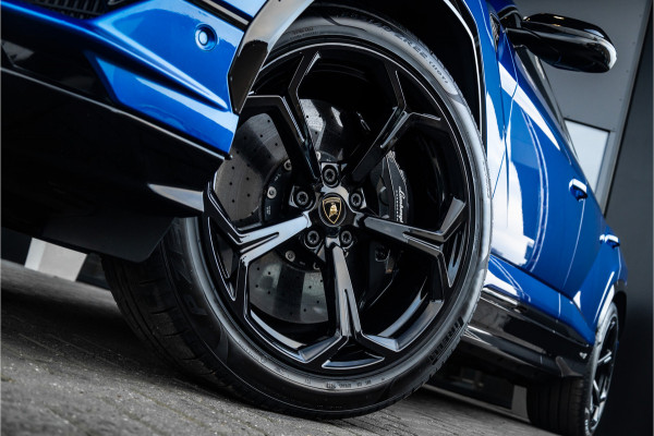 Lamborghini Urus 4.0 V8 S - Blu Nethuns | Origineel NL | Panorama | B&O Adv. | Luchtvering | Elek. trekhaak