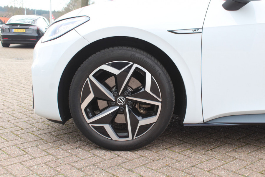 Volkswagen ID.3 First 58 kWh / Camera / Keyless / Matrix LED / Interieurvoorverwarming / 19'' / DAB / 19'' / Navigatie / ACC