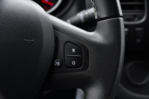 Renault Trafic 2.0 dCi 145 T29 L2H1 Luxe Cruise, Carplay, LED, 145pk, Automaat, Multimedia, Sensoren, Trekhaak, NAVI, Uniek!