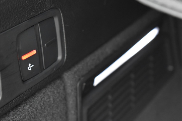 Audi Q5 50 TFSI e S-Line 299 Pk Black Optik Matrix Leder Navi Carbon 20 Inch Trekhaak