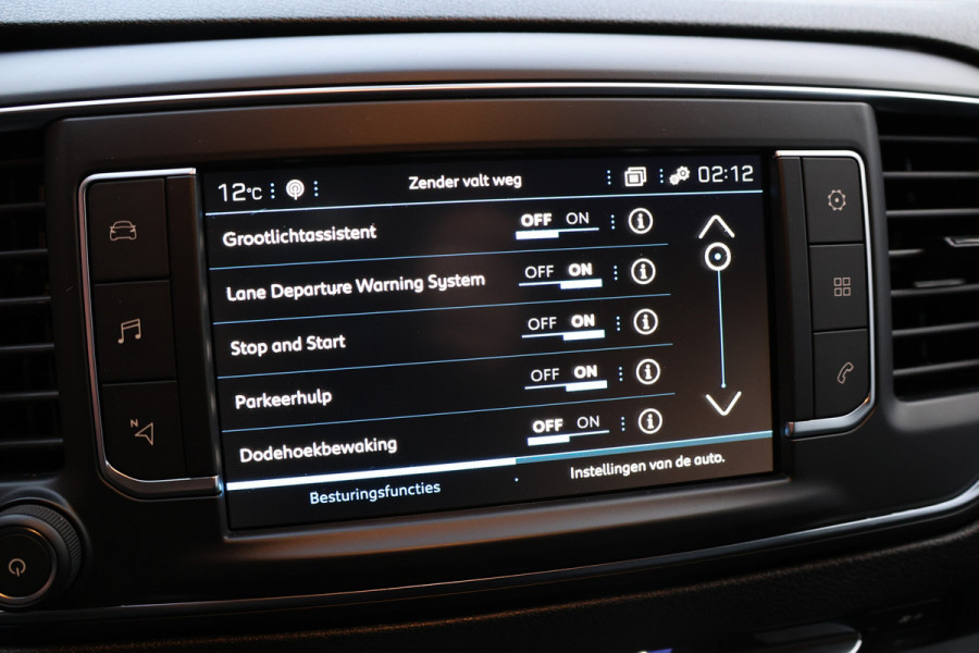 Peugeot Expert 2.0 BlueHDI 180 DC L3H1 XL | Dubbel cabine| Navigatie | CarPlay | Camera | Dodehoek detector | Trekhaak | F1 Flippers | Climate control | 5-Zitter | Nieuwe APK | Carpass