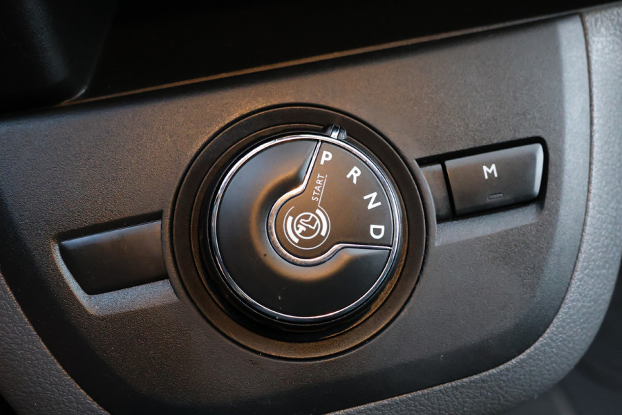 Peugeot Expert 2.0 BlueHDI 180 DC L3H1 XL | Dubbel cabine| Navigatie | CarPlay | Camera | Dodehoek detector | Trekhaak | F1 Flippers | Climate control | 5-Zitter | Nieuwe APK | Carpass