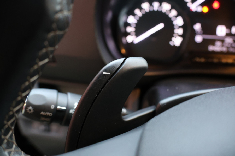 Peugeot Expert 2.0 BlueHDI 180 DC L3H1 XL | Dubbel cabine| Navigatie | CarPlay | Camera | Dodehoek detector | Trekhaak | F1 Flippers | Climate control | 5-Zitter | Nieuwe APK | Carpass