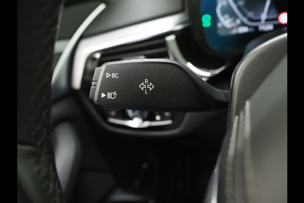 BMW 5 Serie Touring 530e | Leder | Trekhaak | Camera | Adaptive Cruise | Dodehoek | Stoelverwarming | Carplay