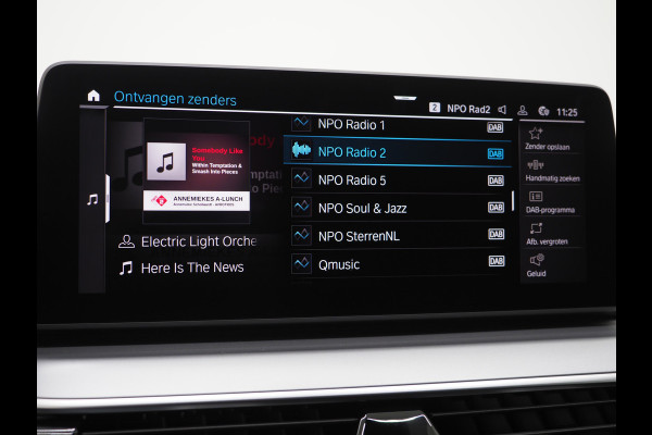 BMW 5 Serie Touring 530e | Leder | Trekhaak | Camera | Adaptive Cruise | Dodehoek | Stoelverwarming | Carplay