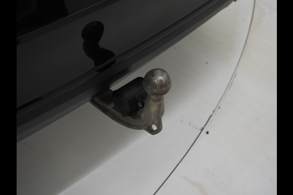 BMW 5 Serie Touring 530e | Leder | Trekhaak | Camera | Adaptive Cruise | Dodehoek | Stoelverwarming | Carplay