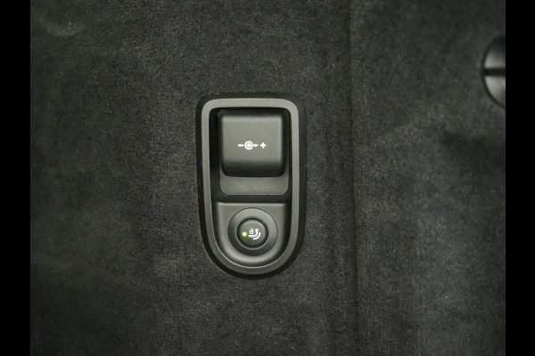 BMW 5 Serie Touring 530e | Leder | Trekhaak | Camera | Adaptive Cruise | Dodehoek | Stoelverwarming | Carplay