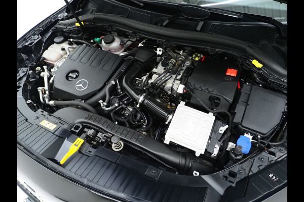 Mercedes-Benz GLA 250 e | Leder | Trekhaak | Camera | Adaptive Cruise | Memory | Keyless | Carplay