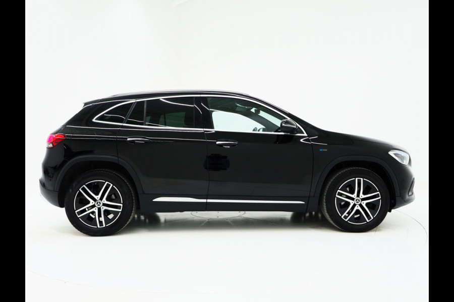 Mercedes-Benz GLA 250 e | Leder | Trekhaak | Camera | Adaptive Cruise | Memory | Keyless | Carplay