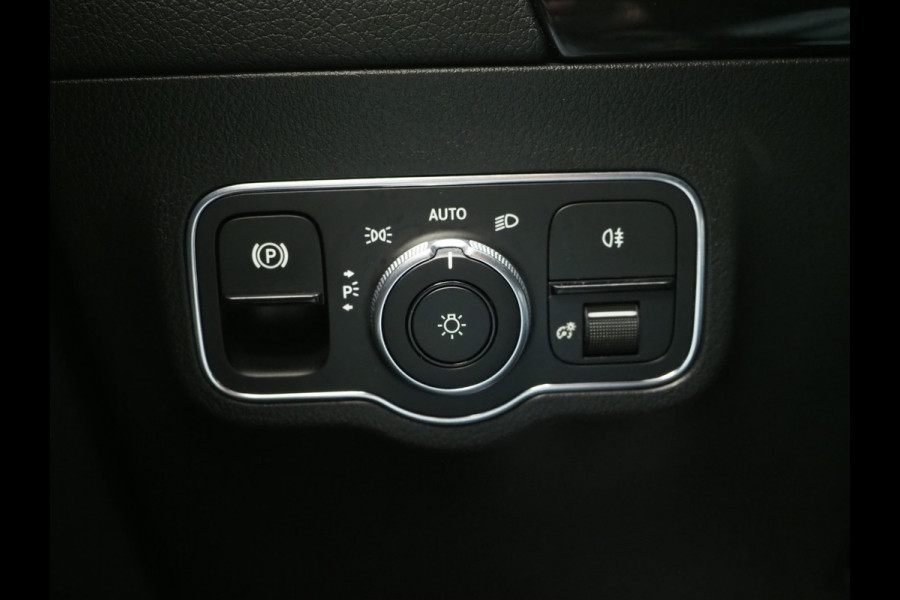 Mercedes-Benz GLA 250 e | Leder | Trekhaak | Camera | Adaptive Cruise | Memory | Keyless | Carplay