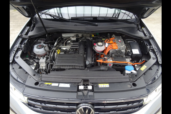 Volkswagen Tiguan 1.4 TSI eHybrid R-Line Business * PANORAMAKDAK * 40 KM ACCU RANGE !!