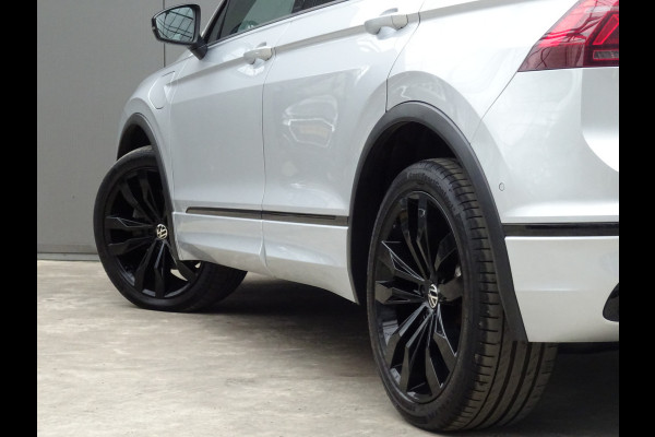 Volkswagen Tiguan 1.4 TSI eHybrid R-Line Business * PANORAMAKDAK * 40 KM ACCU RANGE !!