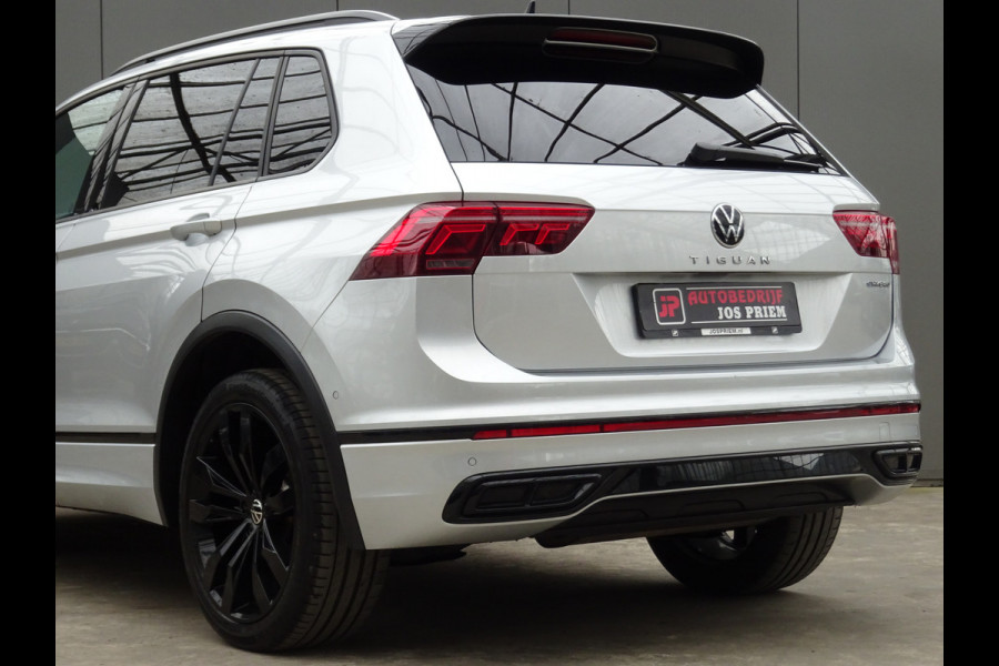 Volkswagen Tiguan 1.4 TSI eHybrid R-Line Business * PANORAMAKDAK * 40 KM ACCU RANGE !!