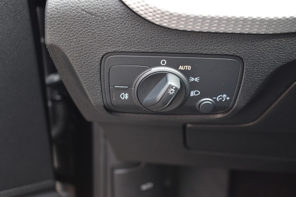 Audi Q2 35 TFSI S Edition Automaat Navi digi-cockpit el-achterklep