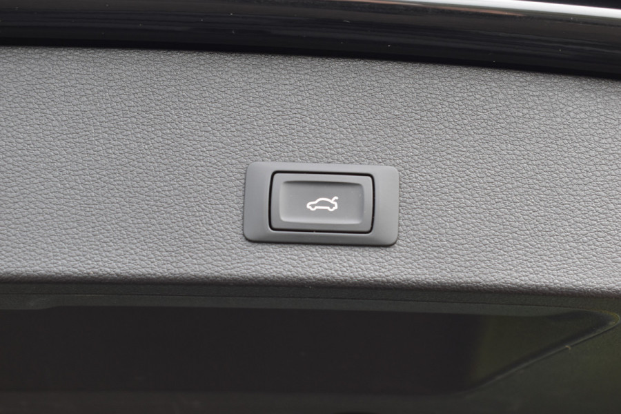 Audi Q2 35 TFSI S Edition Automaat Navi digi-cockpit el-achterklep