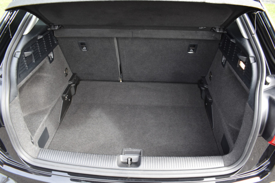 Audi Q2 35 TFSI S Edition Automaat Navi digi-cockpit el-achterklep