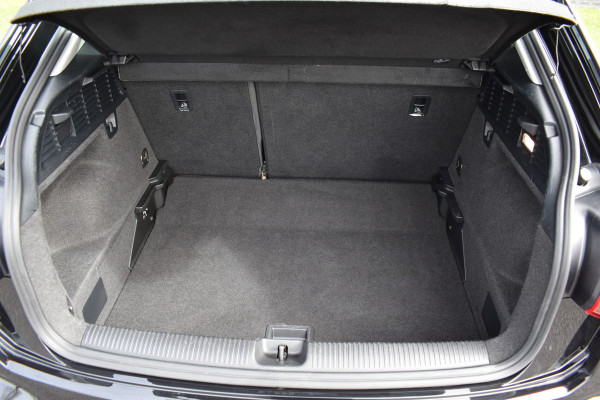 Audi Q2 35 TFSI S Edition Automaat Navi digi-cockpit el-achterklep