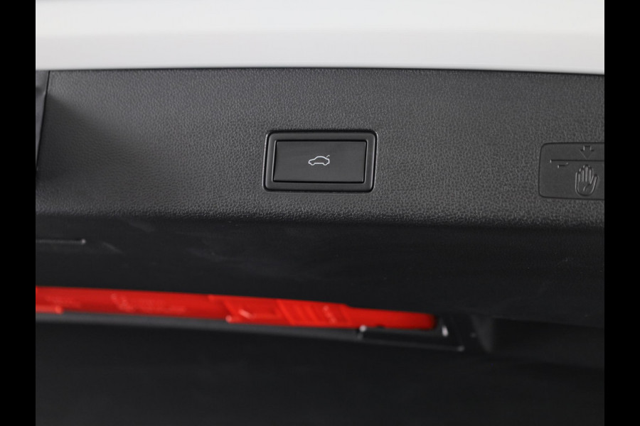 Volkswagen Golf variant R-Line Edition 1.5 eTSI 85 kW/116 pk Variant DSG | Private lease vanaf € 739,- pm |Matrix koplampen | 18 "LM velgen | Assistentie pakket |