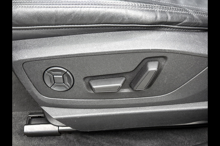 Audi e-tron E-tron 50 quattro Launch edition plus 71 kWh (PANORAMADAK, Soh 97%, MEMORY SEATS, STOELVERWARMING, CARPLAY)