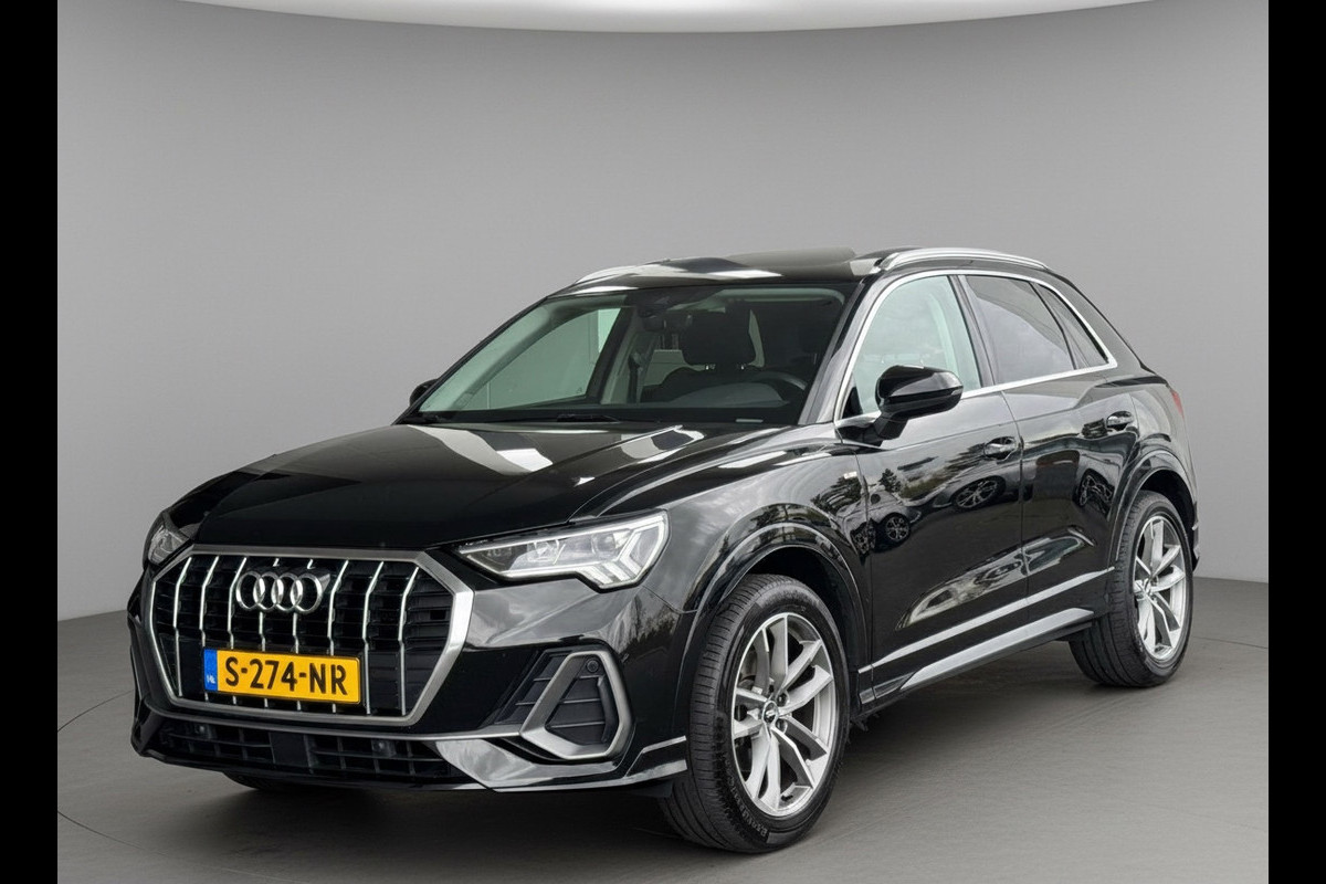 Audi Q3 35 TFSI S LINE edition one, panoramadak, stoelverwarming, digitaal cockpit , dealer onderhouden