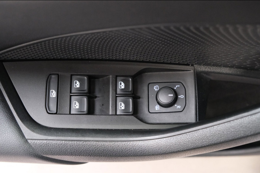 Škoda Octavia Combi 1.0 e-TSI Ambition - N.A.P. Airco, Cruise, Navi, PDC, Trekhaak.