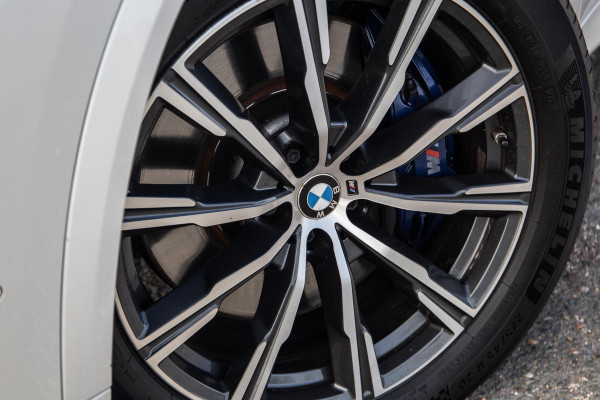 BMW X5 xDrive45e High Executive M PAKKET / BRUIN LEER / DIAMAND POOK / STOEL VERWARMING / CAMERA