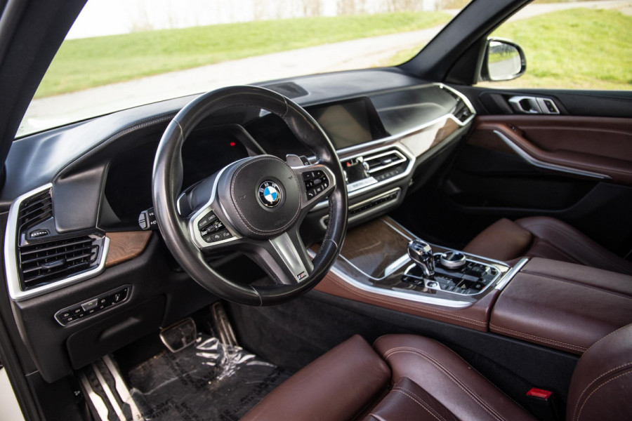 BMW X5 xDrive45e High Executive M PAKKET / BRUIN LEER / DIAMAND POOK / STOEL VERWARMING / CAMERA