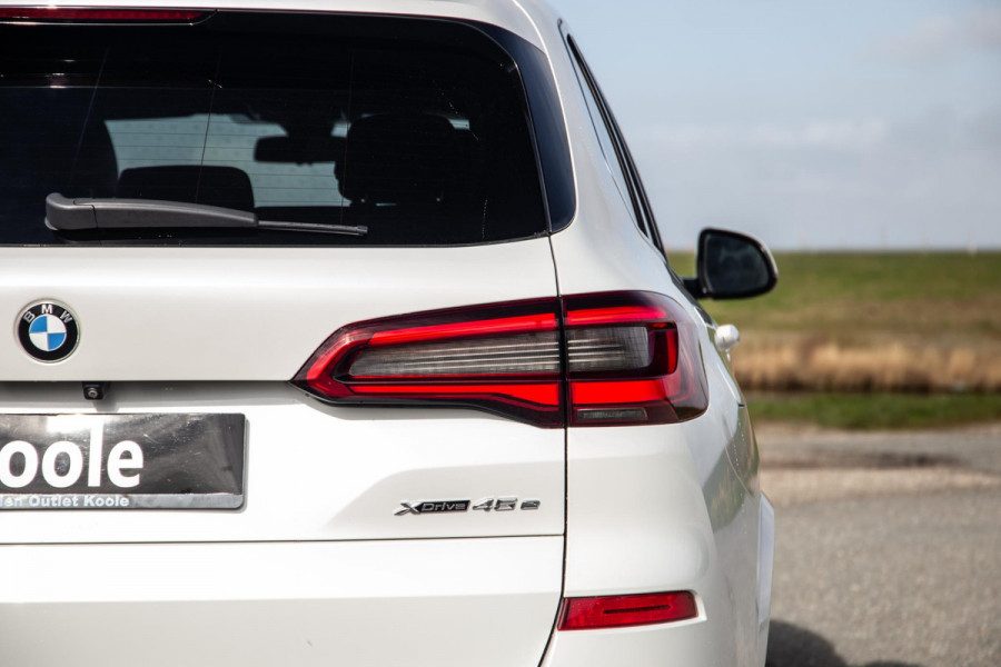 BMW X5 xDrive45e High Executive M PAKKET / BRUIN LEER / DIAMAND POOK / STOEL VERWARMING / CAMERA