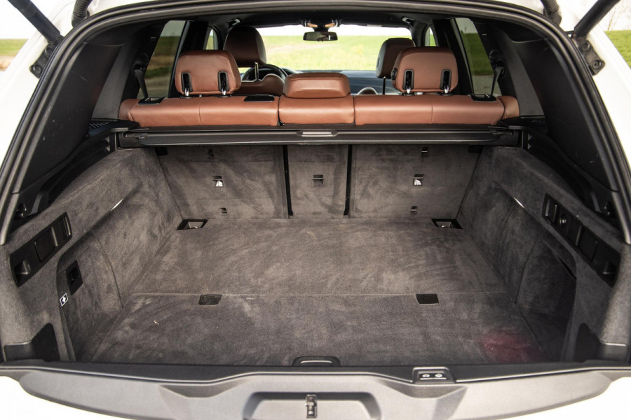 BMW X5 xDrive45e High Executive M PAKKET / BRUIN LEER / DIAMAND POOK / STOEL VERWARMING / CAMERA