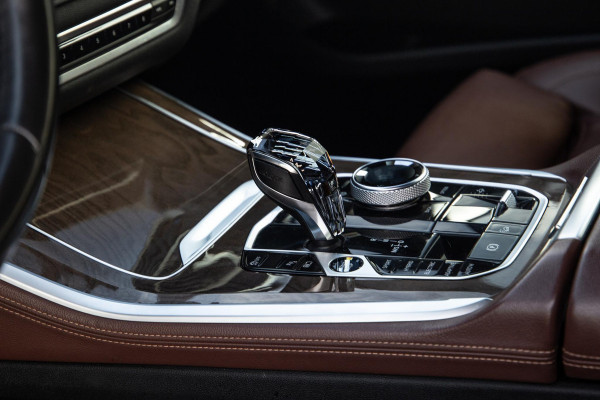 BMW X5 xDrive45e High Executive M PAKKET / BRUIN LEER / DIAMAND POOK / STOEL VERWARMING / CAMERA