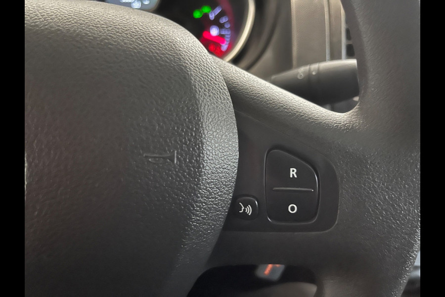 Renault Trafic Met Laadklep! 2.0 dCi 120 T29 L2H1 Comfort 3Persoons, Airco Navigatie Cruisecontrol NEDERLANDSE BUS! RIJKLAARPRIJS!