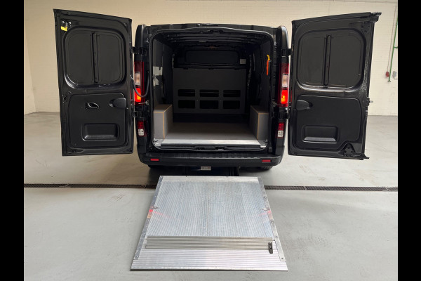 Renault Trafic Met Laadklep! 2.0 dCi 120 T29 L2H1 Comfort 3Persoons, Airco Navigatie Cruisecontrol NEDERLANDSE BUS! RIJKLAARPRIJS!