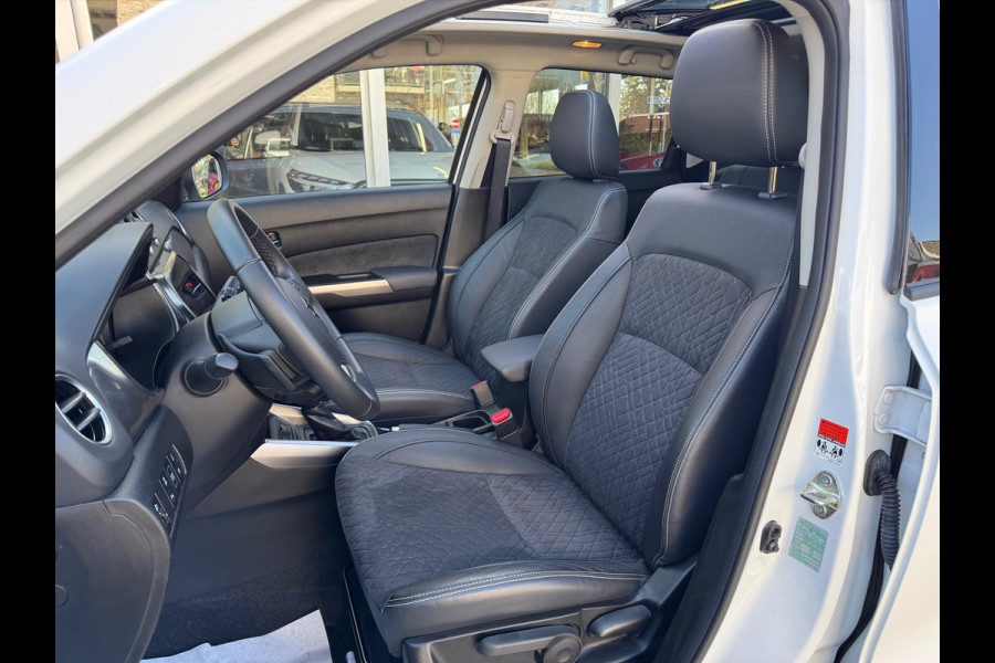 Suzuki Vitara 1.5 Hybrid Automaat Style | Panoramadak, Parkeersensoren, Stoelverwarming, Keyless, Parkeercamera