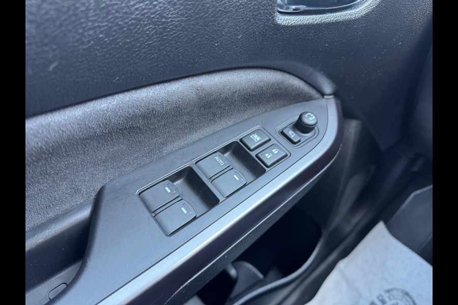 Suzuki Vitara 1.5 Hybrid Automaat Style | Panoramadak, Parkeersensoren, Stoelverwarming, Keyless, Parkeercamera