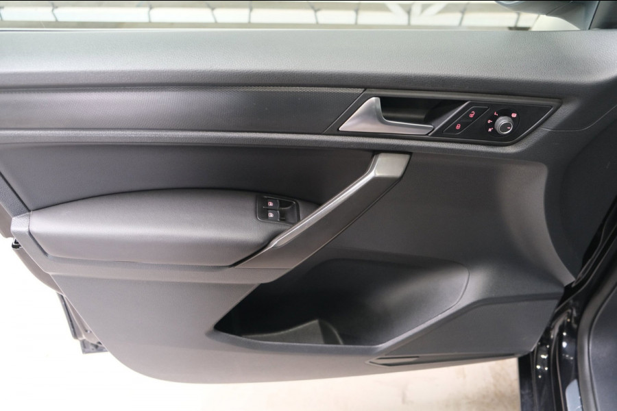 Volkswagen Caddy 1.4 TSI Highline Automaat - Airco, Cruise, Navi, Stoelverwarming, Camera, Trekhaak.