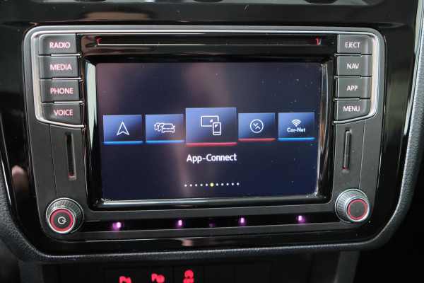 Volkswagen Caddy 1.4 TSI Highline Automaat - Airco, Cruise, Navi, Stoelverwarming, Camera, Trekhaak.