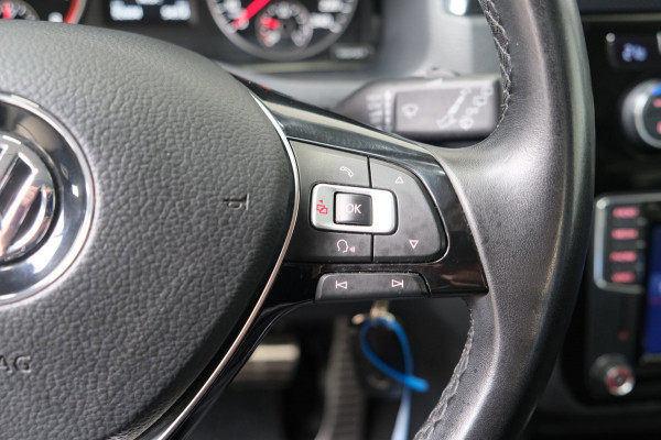 Volkswagen Caddy 1.4 TSI Highline Automaat - Airco, Cruise, Navi, Stoelverwarming, Camera, Trekhaak.