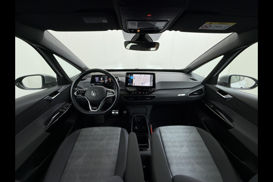 Volkswagen ID.3 First 62kWh Trekhaak Adap.Cruise Apple Carplay Android Navi Ecc Pdc Bluetooth Keyless Led Rijstrooksensor IQ Drive Stoel+Stuurverwarming SOH 90% 1e Eigenaar Origineel Nederlandse Auto