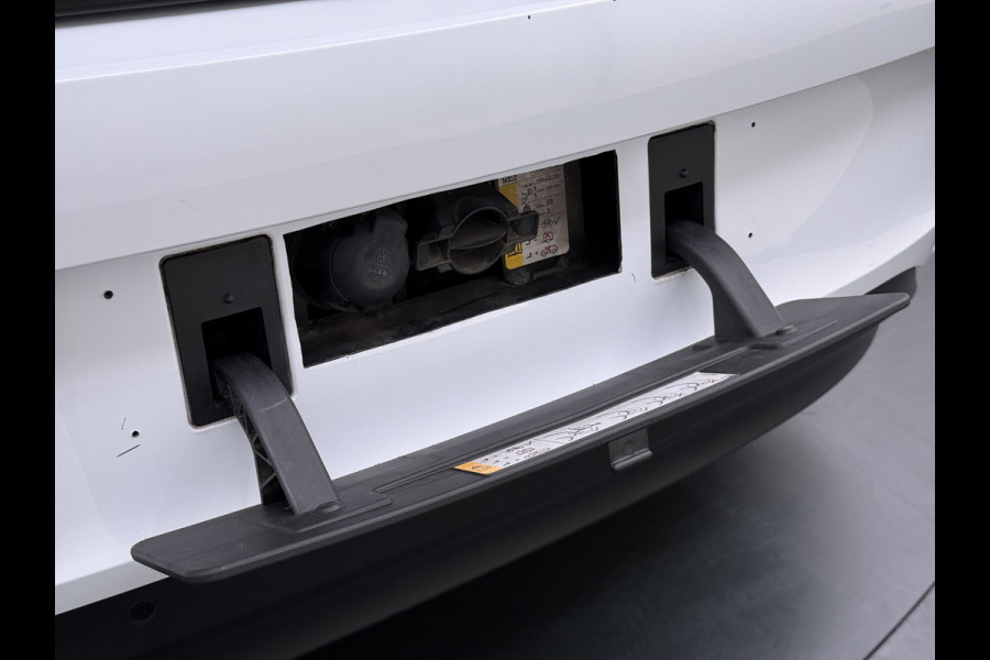 Volkswagen ID.3 First 62kWh Trekhaak Adap.Cruise Apple Carplay Android Navi Ecc Pdc Bluetooth Keyless Led Rijstrooksensor IQ Drive Stoel+Stuurverwarming SOH 90% 1e Eigenaar Origineel Nederlandse Auto