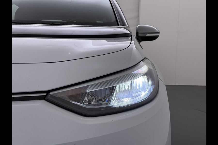 Volkswagen ID.3 First 62kWh Trekhaak Adap.Cruise Apple Carplay Android Navi Ecc Pdc Bluetooth Keyless Led Rijstrooksensor IQ Drive Stoel+Stuurverwarming SOH 90% 1e Eigenaar Origineel Nederlandse Auto