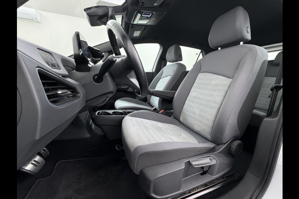 Volkswagen ID.3 First 62kWh Trekhaak Adap.Cruise Apple Carplay Android Navi Ecc Pdc Bluetooth Keyless Led Rijstrooksensor IQ Drive Stoel+Stuurverwarming SOH 90% 1e Eigenaar Origineel Nederlandse Auto