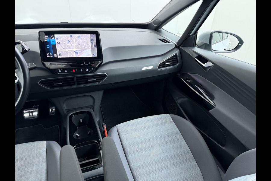 Volkswagen ID.3 First 62kWh Trekhaak Adap.Cruise Apple Carplay Android Navi Ecc Pdc Bluetooth Keyless Led Rijstrooksensor IQ Drive Stoel+Stuurverwarming SOH 90% 1e Eigenaar Origineel Nederlandse Auto