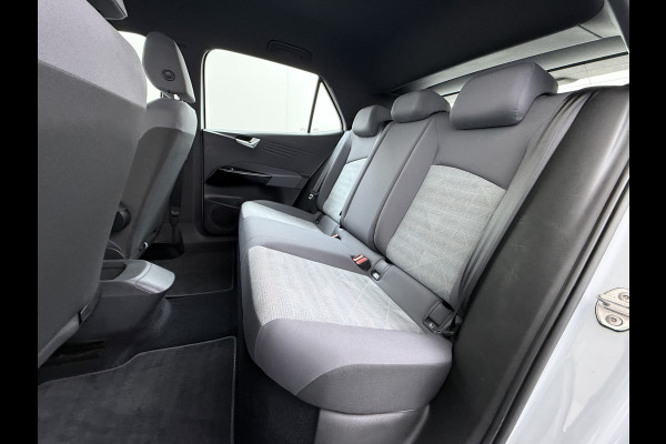 Volkswagen ID.3 First 62kWh Trekhaak Adap.Cruise Apple Carplay Android Navi Ecc Pdc Bluetooth Keyless Led Rijstrooksensor IQ Drive Stoel+Stuurverwarming SOH 90% 1e Eigenaar Origineel Nederlandse Auto