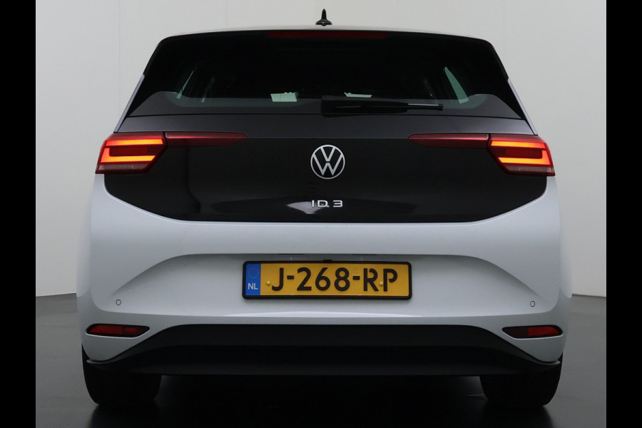 Volkswagen ID.3 First 62kWh Trekhaak Adap.Cruise Apple Carplay Android Navi Ecc Pdc Bluetooth Keyless Led Rijstrooksensor IQ Drive Stoel+Stuurverwarming SOH 90% 1e Eigenaar Origineel Nederlandse Auto